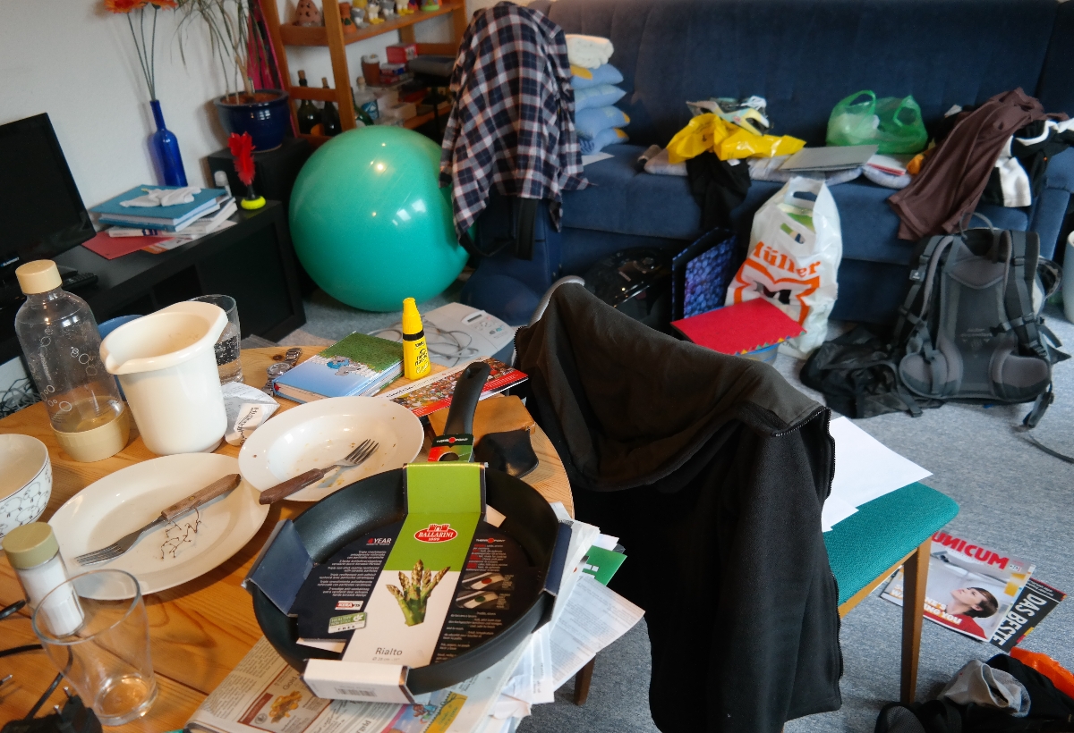 What happens when tenants abandon their goods?